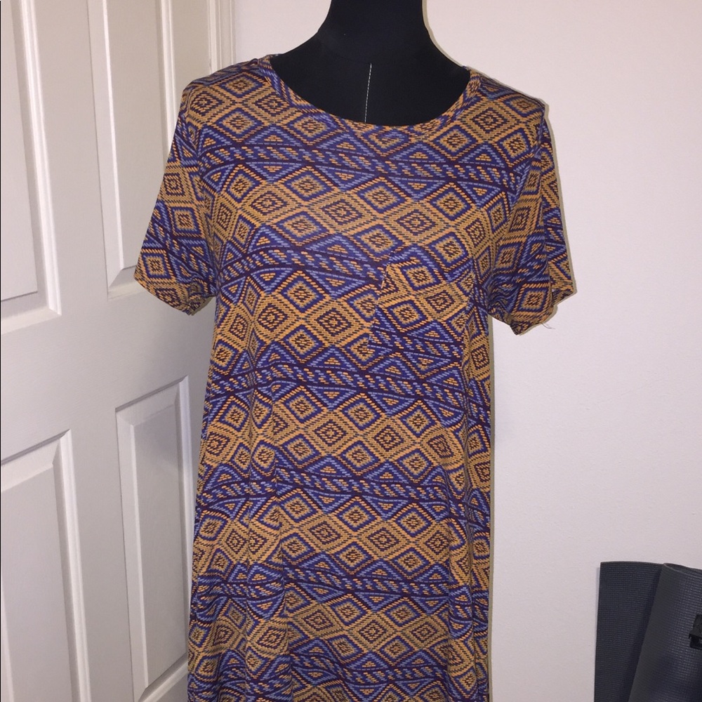 Medium LuLaRoe Carly